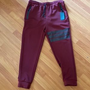 Men’s burgundy joggers sweats